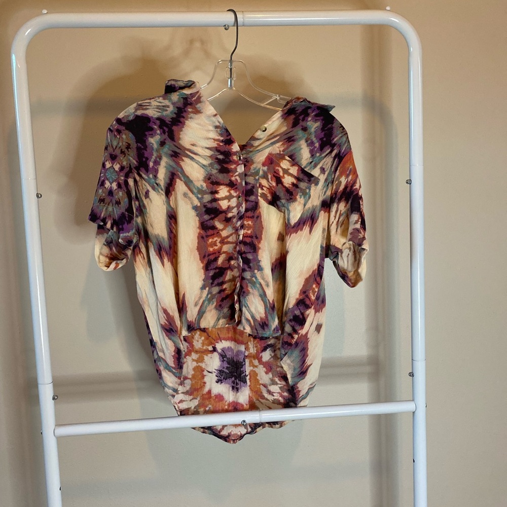 Gilded intent cropped blouse! Size small! Worn once!